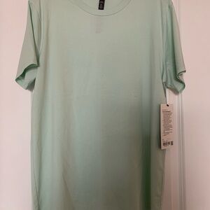 NWT Men’s Lululemon Light Green, The Fundamental T. Medium.